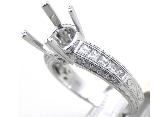 Dia 3x3mm 1.08Ct Yarı Dağı Mücevher Yüzük Nişan için ODM 18 k Beyaz Altın Malzeme