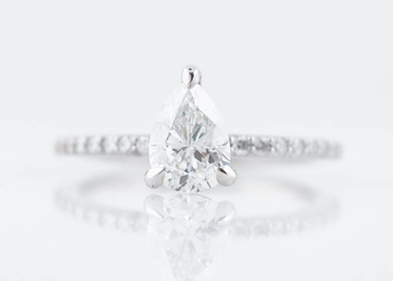 Beyaz Altın Gerçek Pırlanta Mücevher Yüzük 1.33ct Armut Kesim PS 6×8mm Nişan İçin