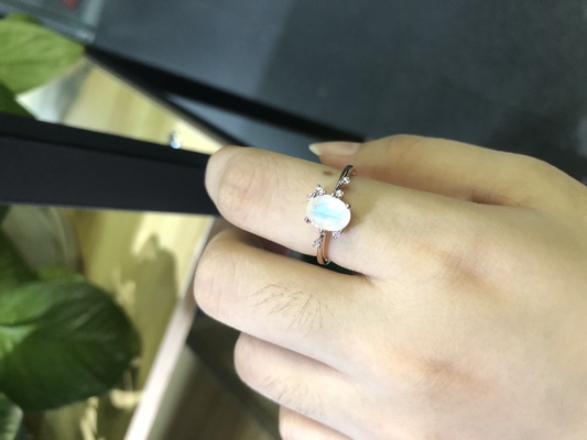 14K Beyaz Altın Oval Kesim CZ Yüzüklü Aytaşı Nişan Kadın Yıldönümü Yüzüğü