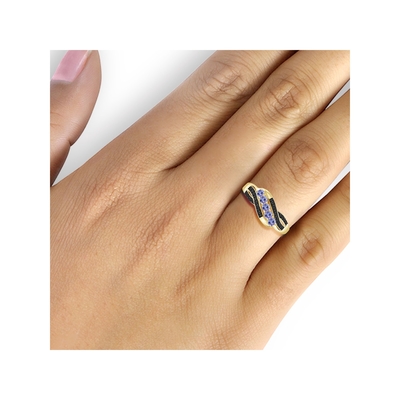 1 Karat Tanzanite Ve Vurgulu Beyaz Pırlanta Gümüş Nişan Yüzüğü