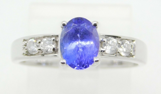 14 Ayar Beyaz Altın Oval Pırlantalı Hakiki Doğal Tanzanite Yüzük