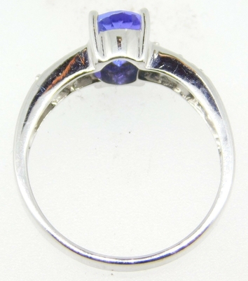 14 Ayar Beyaz Altın Oval Pırlantalı Hakiki Doğal Tanzanite Yüzük