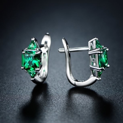 Şık Gümüş 925 Ayar Gümüş Kalp Kolye Kolye Simüle Zümrüt Birthstone Kolye