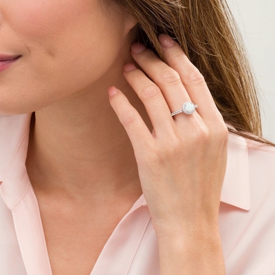 7.0mm Laboratuvar Yapımı Opal ve Beyaz Safir Çerçeveli Som Gümüş Yüzük