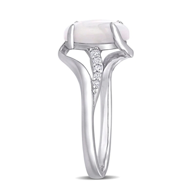 Oval Opal ve 1/15 CT. TW Pırlanta Baypas Bölünmüş Şaft Yüzük Som Gümüş