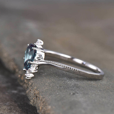 Sentetik Alexandrite Taş Takı, 925 Ayar Gümüş Lab Oluşturulan Alexandrite Yüzükler