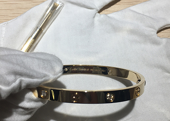 6.1mm Genişlik 18K Som Altın Mücevher Bileklik 0.42karat 4 Pırlantalı