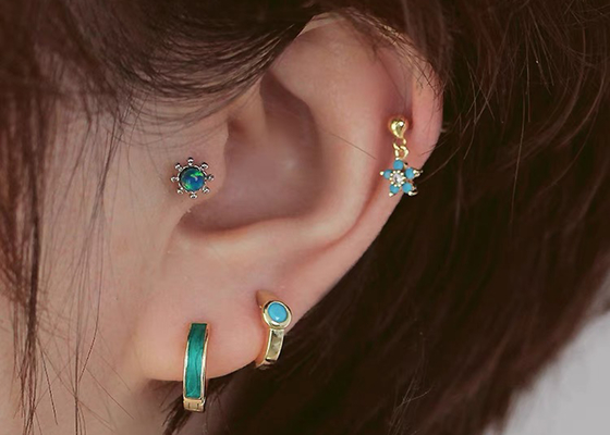 0.126ct 14k Altın Pırlanta Kıkırdak Küpeler, 14pcs Piercing sarmal küpeler OEM