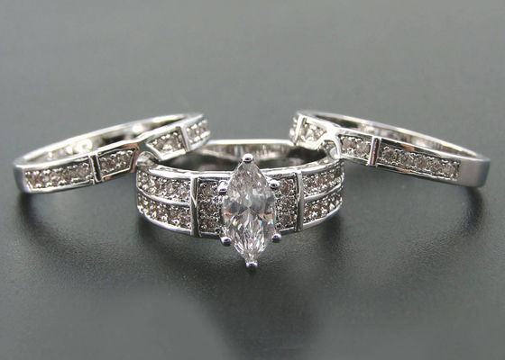 10K 14K Altın Nişan Alyans, 0.68ct 56pcs Doğal Pırlanta Yüzük ODM