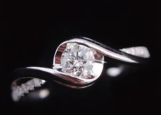 Yuvarlak Kesim 0.46ct Gerçek Pırlanta Mücevher Yüzük 14 Ayar Beyaz Altın Malzeme ODM