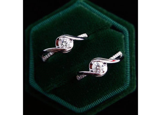 Yuvarlak Kesim 0.46ct Gerçek Pırlanta Mücevher Yüzük 14 Ayar Beyaz Altın Malzeme ODM