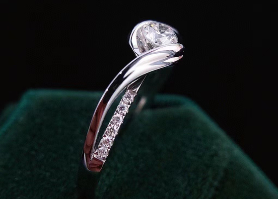 Yuvarlak Kesim 0.46ct Gerçek Pırlanta Mücevher Yüzük 14 Ayar Beyaz Altın Malzeme ODM