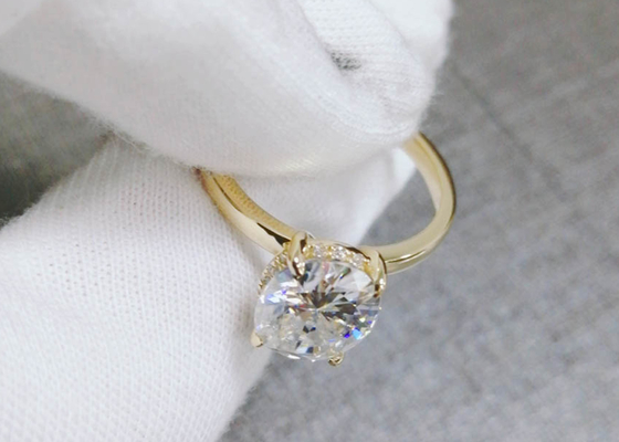 1.5ct Oval Cut Lab Grown Mozanit Yüzük 14K Altın Malzeme 0.7×0.9cm boyutu