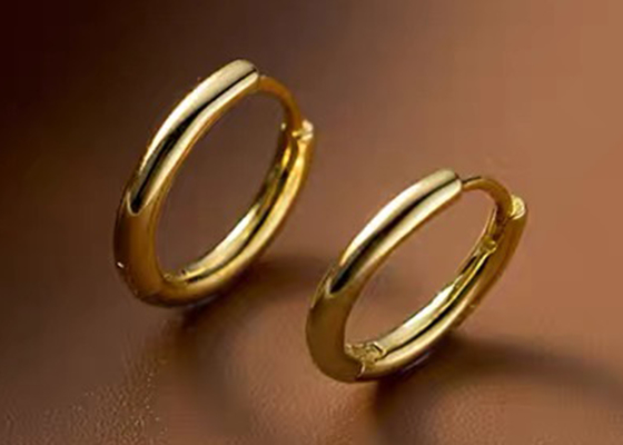 Sexy Helix 14k Altın Halka Küpeler ODM Kadınlar İçin 1.2mm × 10mm Boyut