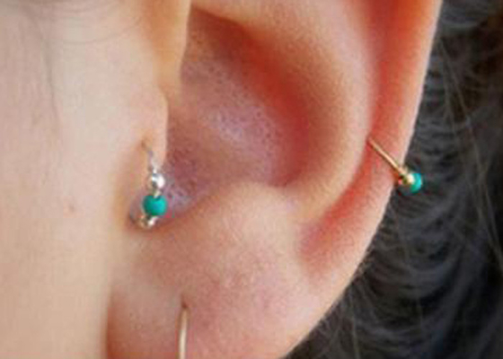 Katı 18K Altın Burun Piercing Ay Güneş Şekli 0.06ct SI2 Doğal Elmas ODM ile