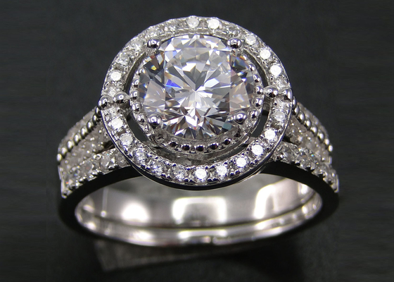 1.25 Ct Yuvarlak Halo Alyans Nişan Prong Ayar Tipi için OEM Setleri