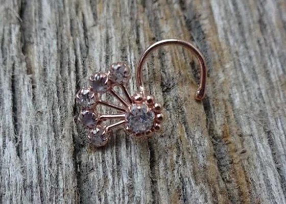 Günlük Giyim OEM ODM için Pırlantalı 18K Rose Gold Burun Yüzük 0.05ct