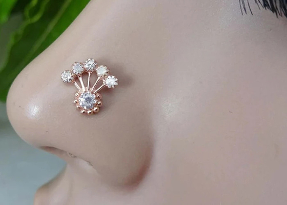 Günlük Giyim OEM ODM için Pırlantalı 18K Rose Gold Burun Yüzük 0.05ct