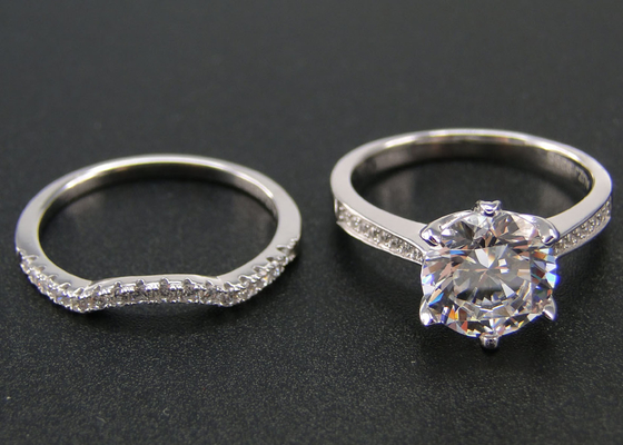 1 ADET Yuvarlak Parlak Kesim Pırlanta Yüzük 1.25CT, Kadınlar İçin 18 Ayar Beyaz Altın Yüzük Seti