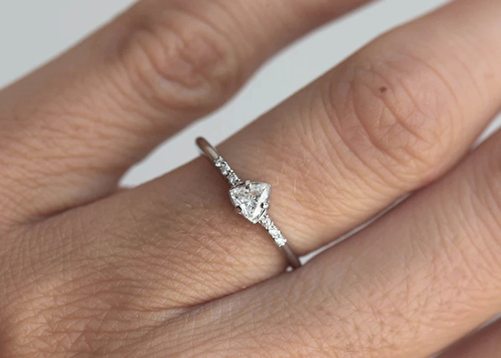 4 × 4mm Üçgen Taş ODM ile Moda Gerçek Pırlanta Mücevher Yüzük