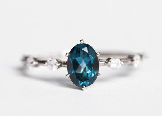 1.56ct Londra Mavi Topaz Yüzük, Oval Şekil Pırlanta Yüzük Yuvarlak Kesim OEM