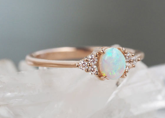 Cobochon Kesim 9K Altın Yüzük, 0,5 ayar Doğal Opal Yüzük 5×7MM Ebat