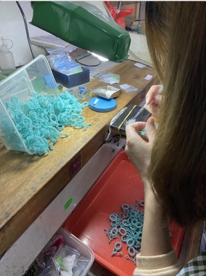14K Altın Doğal Yakut Kolye Kolye 0.6ct 5mm Halo Taşlı Yuvarlak Kesim