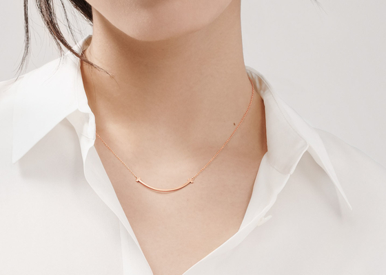 18K Rose Gold Neklace, Gülümseme Kolye Kolye 16-18 inç Ayarlanabilir uzunluk
