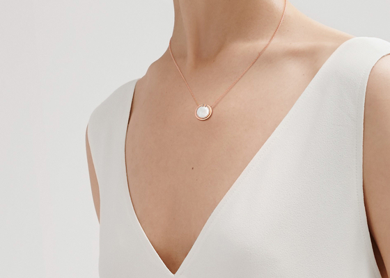 0.05ct Pırlanta Ve İnci Çember Kolye Annesi 18k Rose Gold malzeme OEM