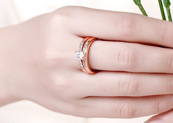 OEM Rose Gold Nişan ve 0.44CT 5mm Taşlı Alyans Seti